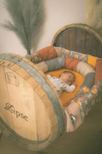 baby in weinfass 1 1080x1620