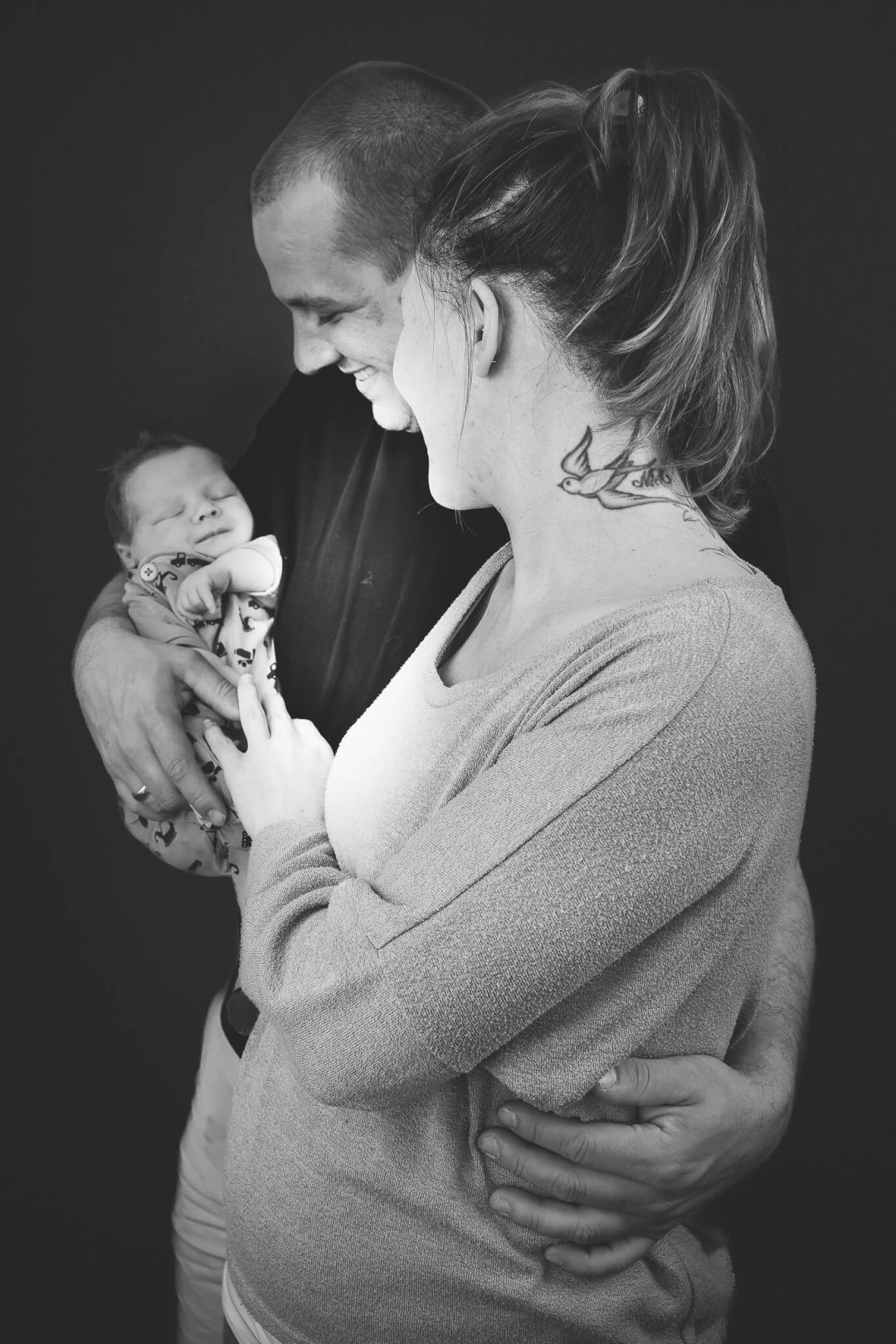 familie mit baby im arm sw 1080x1620